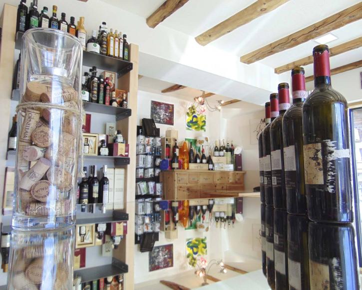 Prospettiva vini in esposizione a Livigno