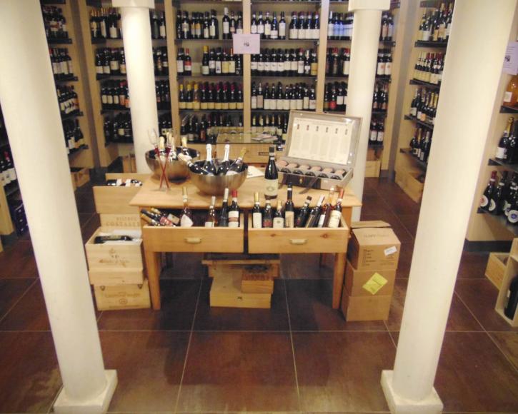 Sala negozio di Vino e Co