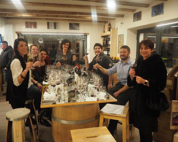 Degustazione vini con amici a Livigno